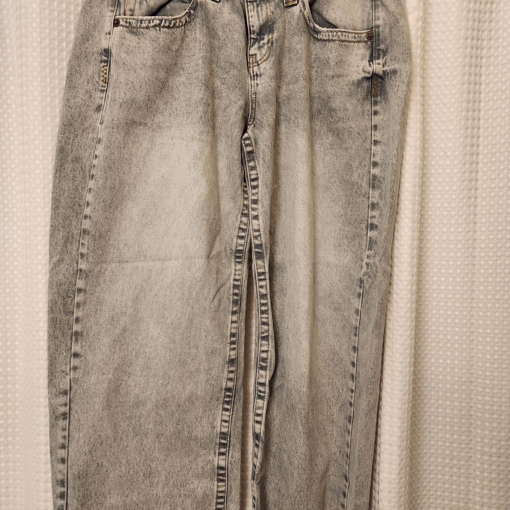 Trendy BDG Light Wash Denim Jeans 18 Waist 26 Lenth Cut Off Frayed Size Large
